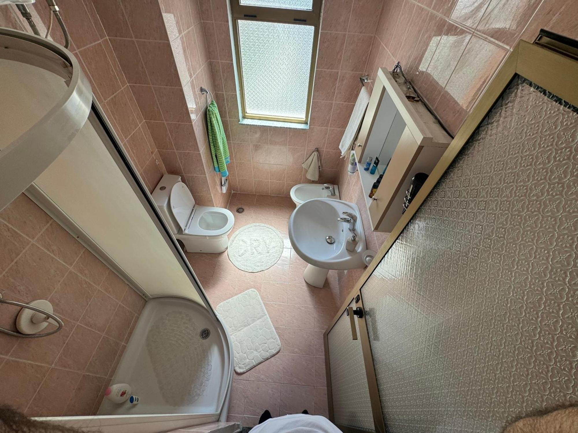 Cozy 1-Bedroom Flat, Beachside Durrës Buitenkant foto